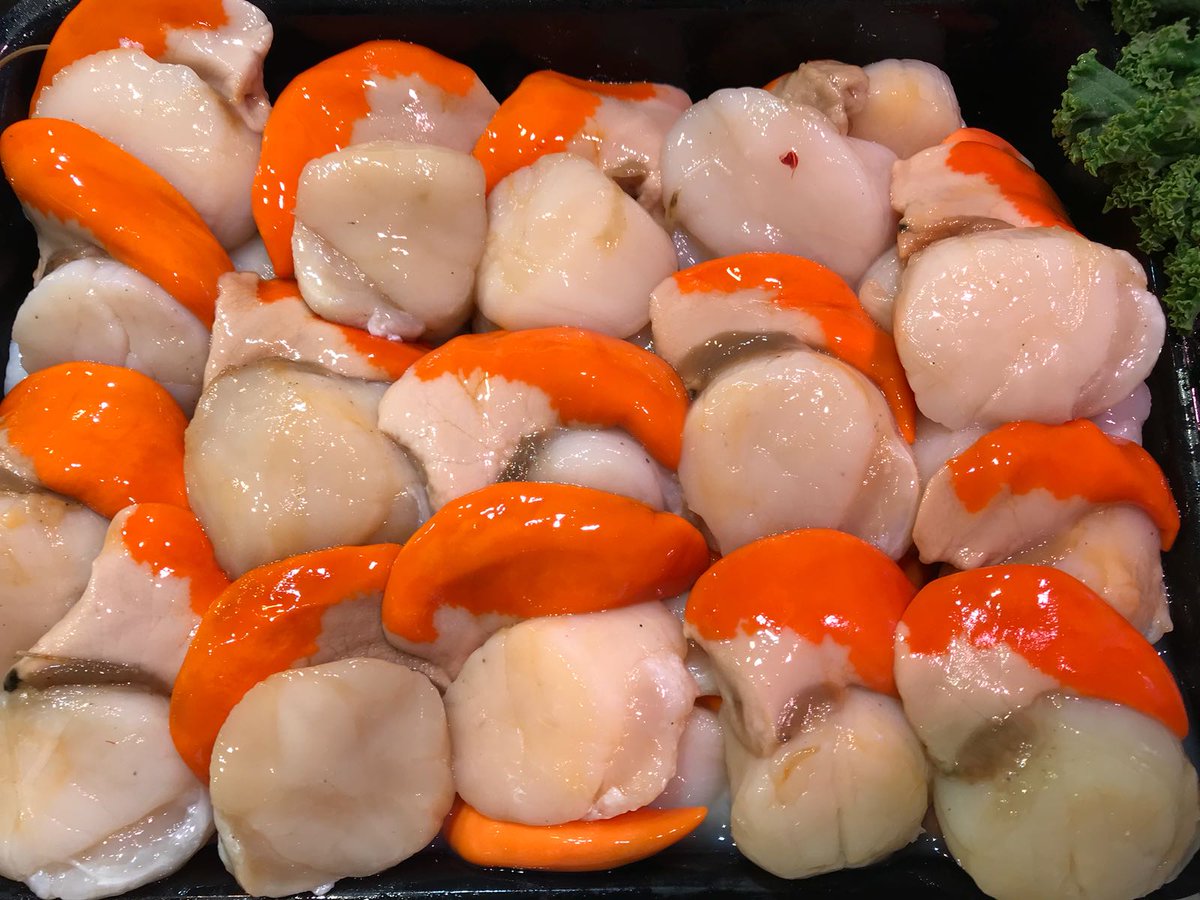 Some great Brixham Lemon Sole and Shetland Scallops on show today #shellfish #scallops #brixham  #sole