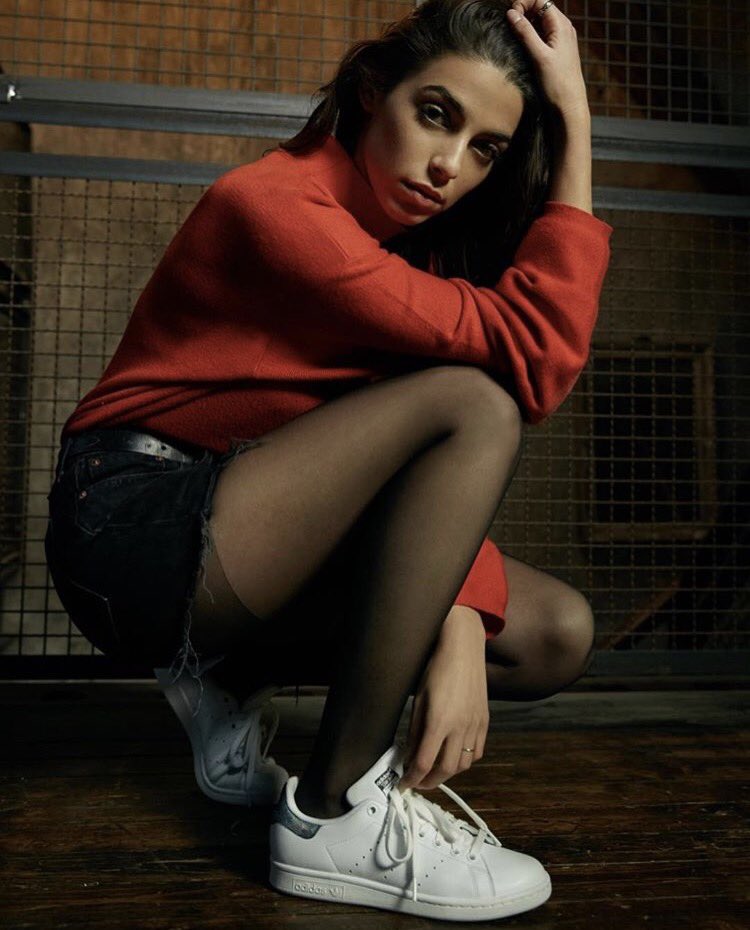 Quand je réalise que ma pose pas du tout naturelle fonctionne et que du coup je fais la belle avec mes <a href="/adidasFR/">adidasfr</a> pour <a href="/courir/">Courir</a> 🙈👩🏻