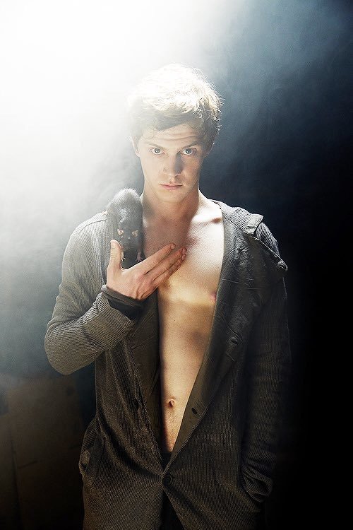Happy Birthday Evan Peters! 