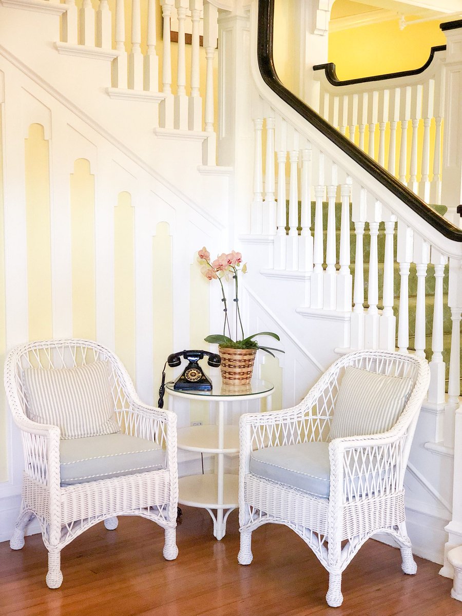 compassandtwine's tweet photo. Bright & cheery corners, everywhere we look @gasparillainn • #compassandtwine • #innourview #gasparillainn https://t.co/4xKwwcN8TL