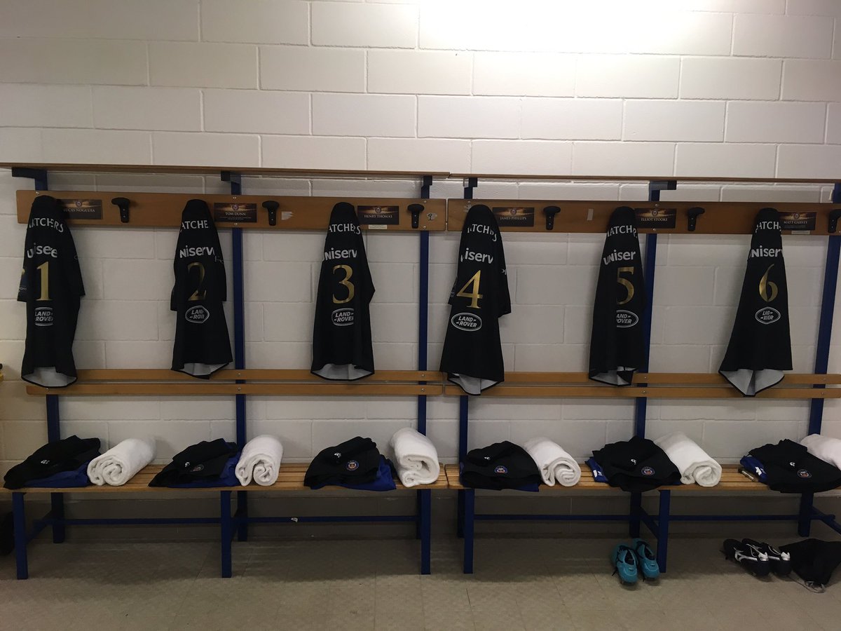 stevemiddy1865's tweet photo. Few pics of the dressing room ahead of our game @bathrugby toilets could be an issue!!!๐๐#pooraim!! https://t.co/BWeat03hea