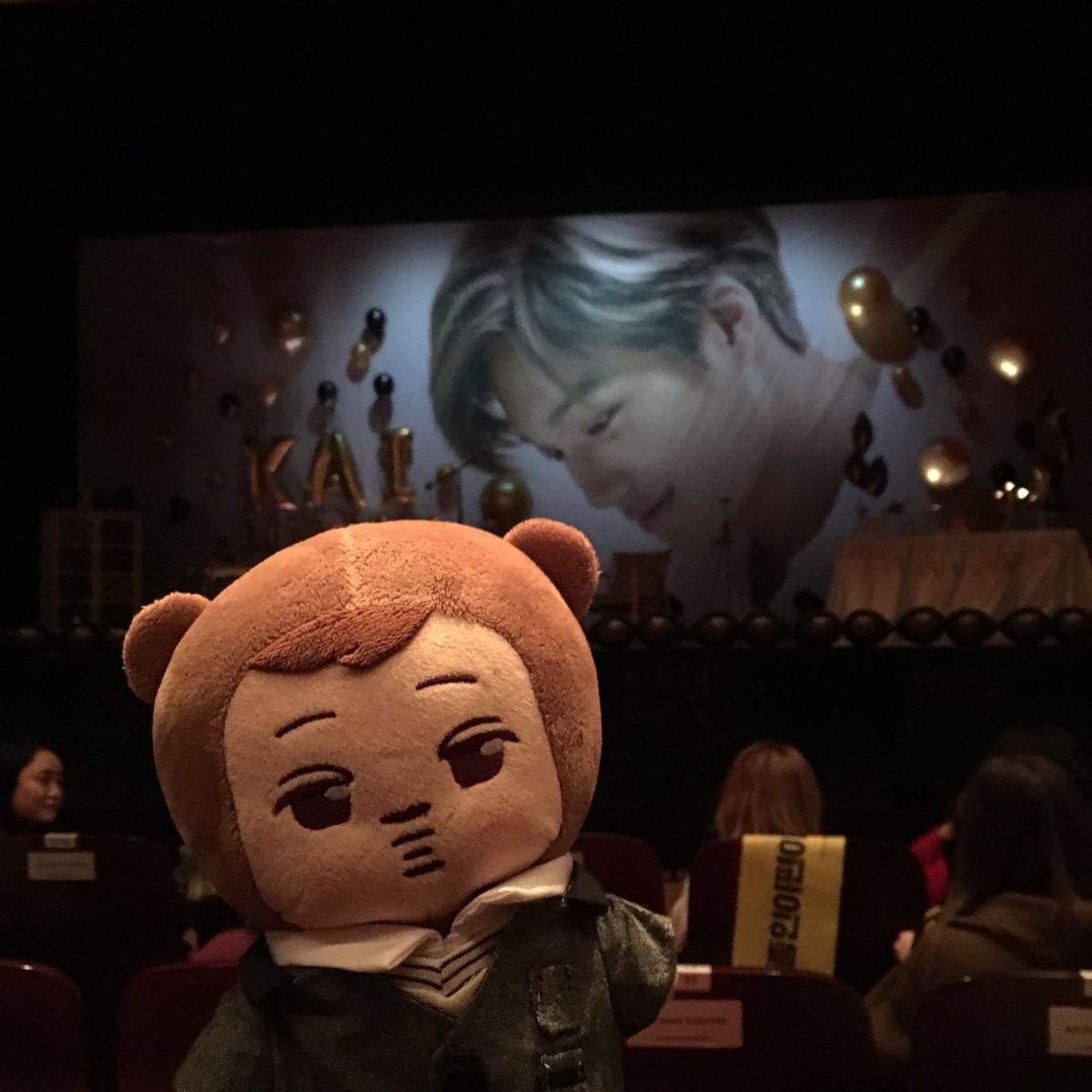 sunkissedboy__'s tweet photo. 🎈💛 https://t.co/dGiHpOE0VQ