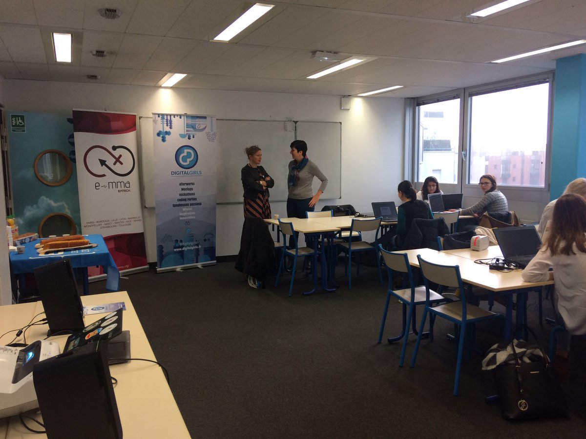 DigitalGirlsFr's tweet photo. 🚀 C'est la première Girl Coding Party! Merci aux Cobras d'@EpitechToulouse &amp; d'@EmmaEpitechTlse pour permettre aux #DigitalGirls de découvrir le code de manière ludique ce matin! 🔝 https://t.co/hf8wYNChzA