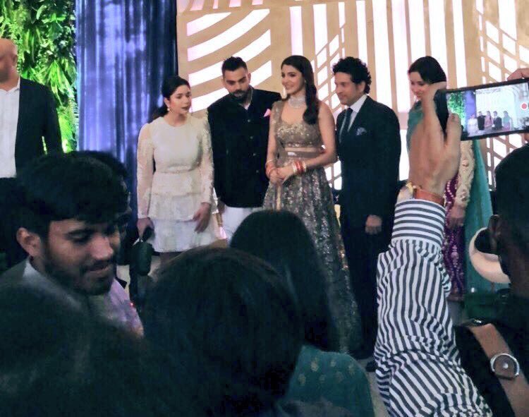  @AnushkaSharma &  @imVkohli with  @sachin_rt,  @klrahul11 &  @MadhuriDixit at their reception   #VirushkaReception  #Virushka