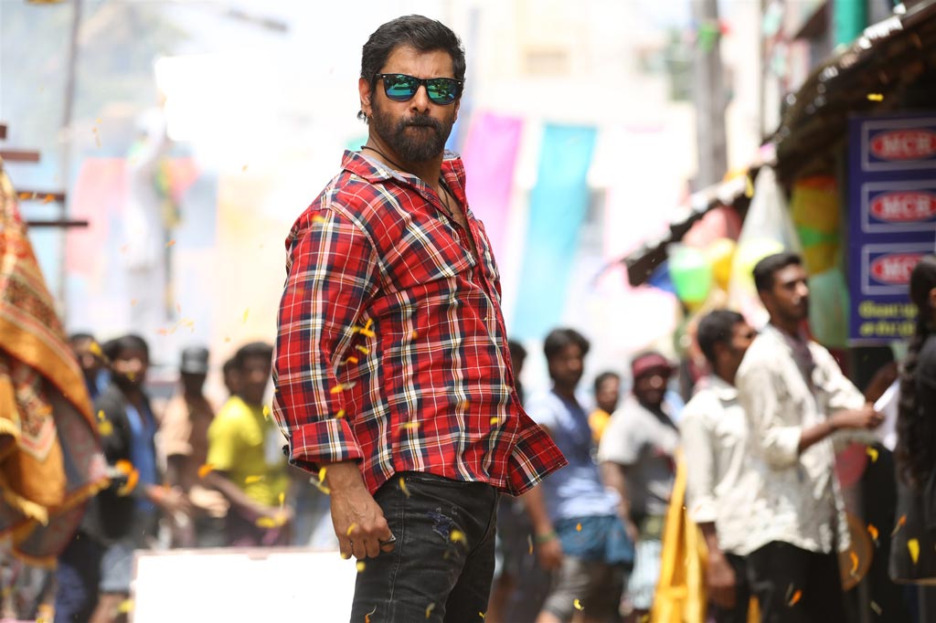 Ayngaran_offl's tweet photo. #ஸ்கெட்ச் தெறிக்கும் வெற்றி....
@Actor_Vikram's #SketchRunningSuccessfully @AyngaranIntl @theVcreations @tamannaahspeaks @MusicThaman @vijayfilmaker @chiyaanCVF https://t.co/edVoNvz8Wh