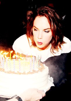 Happy birthday to the one and only RUTH WILSON. 