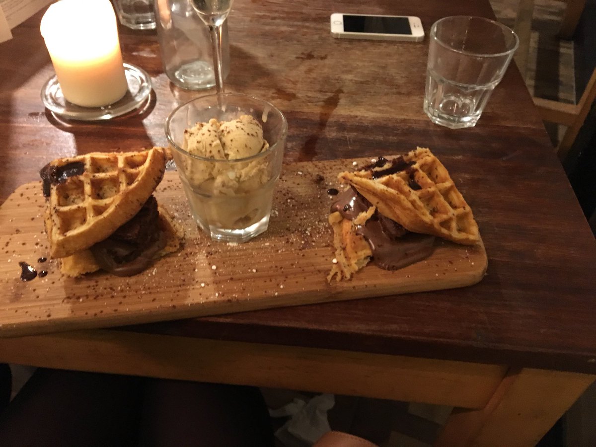 rhianrutherford's tweet photo. @parlourbristol thank you again for an amazing three course dinner and a lovely atmosphere for a catch up with me 3 friends. Food was amazing! https://t.co/63KW2G8Ccc