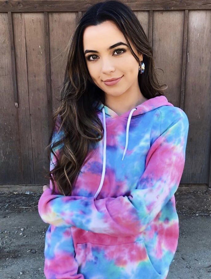 MerrellMariah's tweet image. She is such a photogenic person with that cute smile and I love her 💖💖💖 @VanessaMerrell