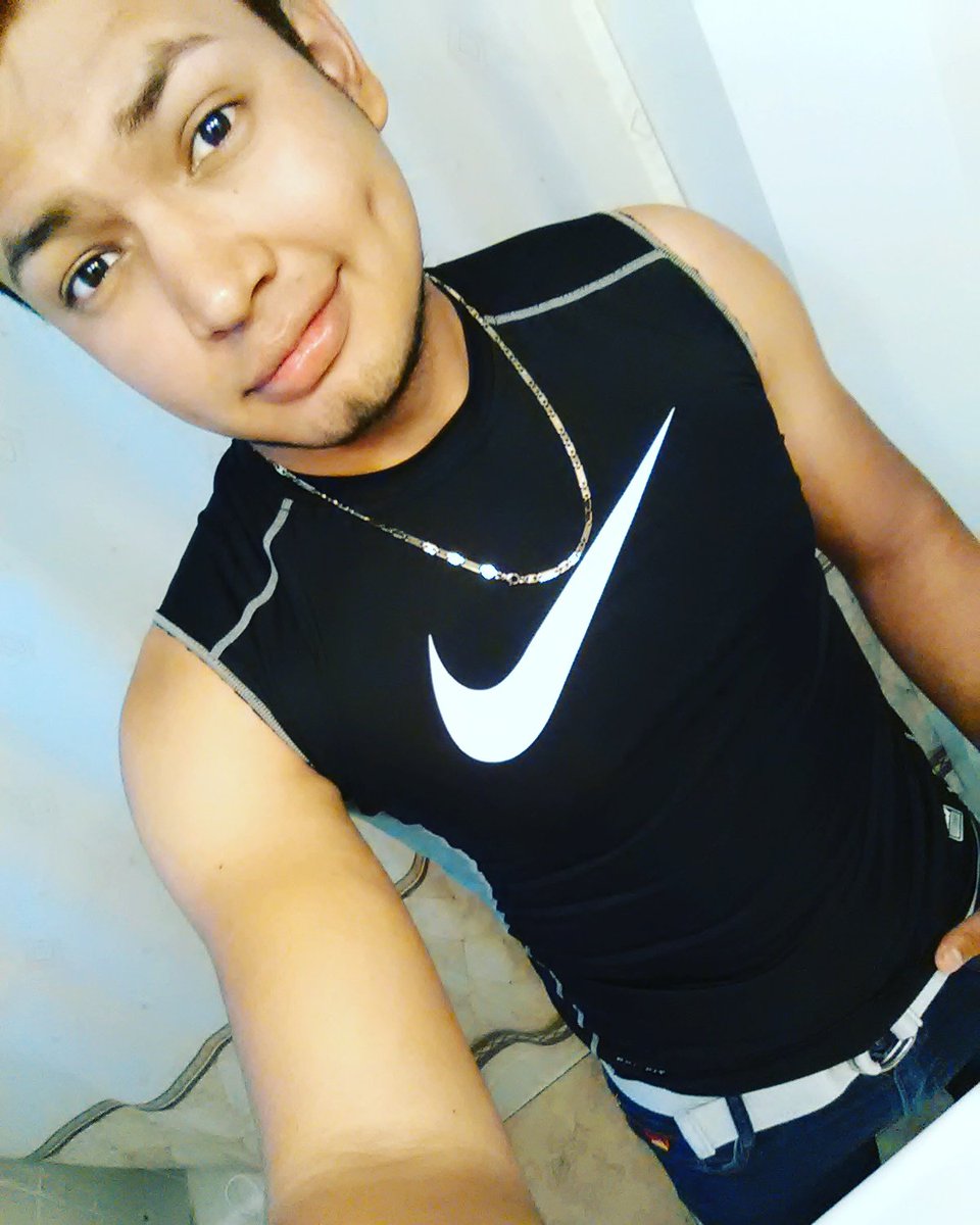 moisesperdomo7's tweet image. Quisiera que jamás te fueras de mi vida.