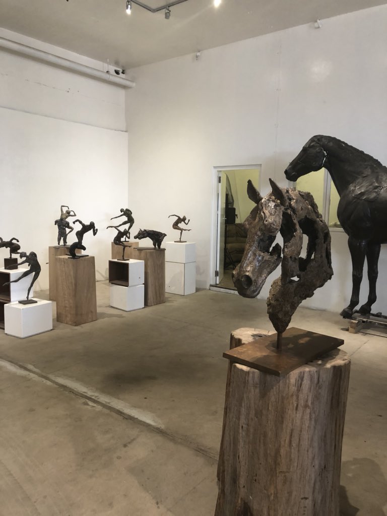 kjbloodstock's tweet photo. A visit to Robin Kutinyu’s #RugareArts studio yesterday. Look out for his incredible work at #CPYS next week. @CapeTSales @CTICC_Official #stunning https://t.co/aUqIUZXw2i