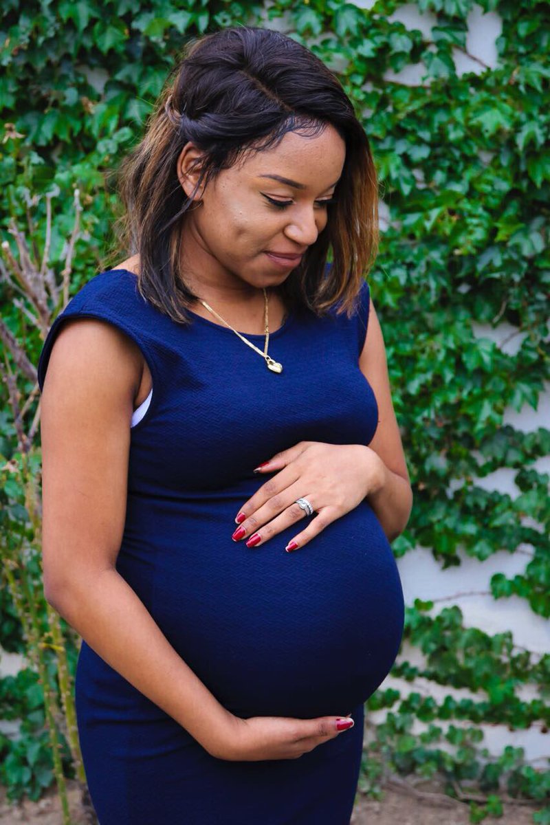 Oh_Kevina's tweet photo. Love these pics that my friend took of me❤️ don't let that white bra distract you, when you're this far into your pregnancy, the only thing you're tryna match is your due date😩 https://t.co/NzeN9OPFHQ