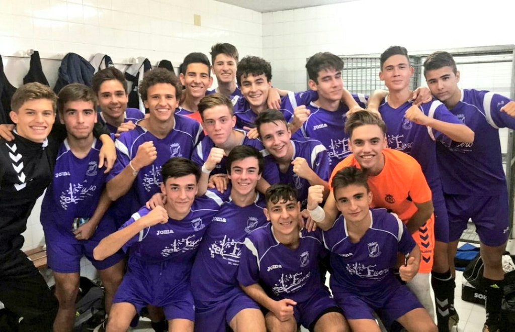 ciudaddecuenca's tweet photo. Y a las 19 horas los chicos del provincial pelearán por 3 puntos que les acerquen al objetivo contra @UVillamalea juv provincial. Interesante duelo para terminar la tarde futbolística en Cuenca. https://t.co/CpURFhxZ34