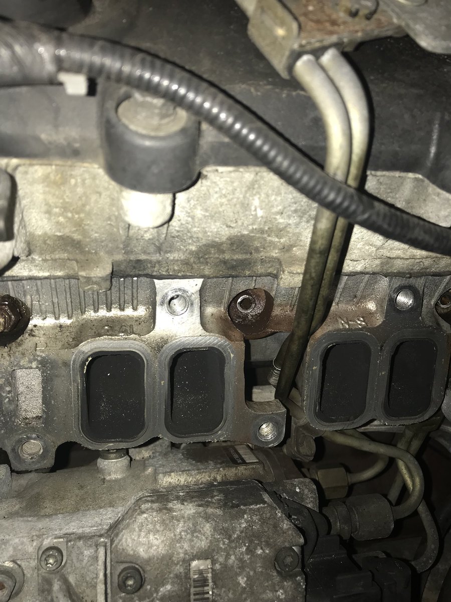 headtech0's tweet photo. Seized broken #glowplug removal https://t.co/TkPQLukhF8 https://t.co/7CyfzLAqrx