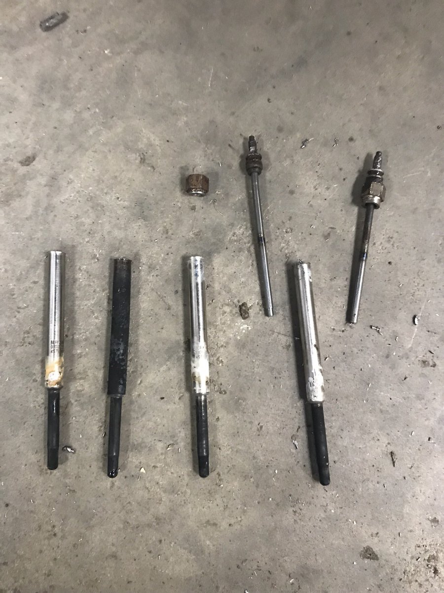 headtech0's tweet photo. Seized broken #glowplug removal https://t.co/TkPQLukhF8 https://t.co/7CyfzLAqrx