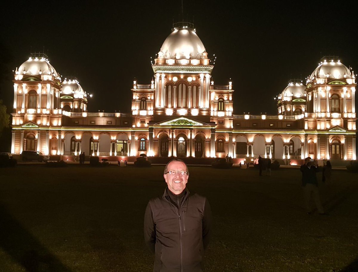 GermanyinPAK's tweet photo. After visiting Multan I moved on to its ‘cousin city’ Bahawalpur. I had heard about the famous #CityofLights & started with a tour of the Noor Mahal Palace. What a great idea to illuminate the city at night - absolutely loved it! https://t.co/VosiR3ul4v