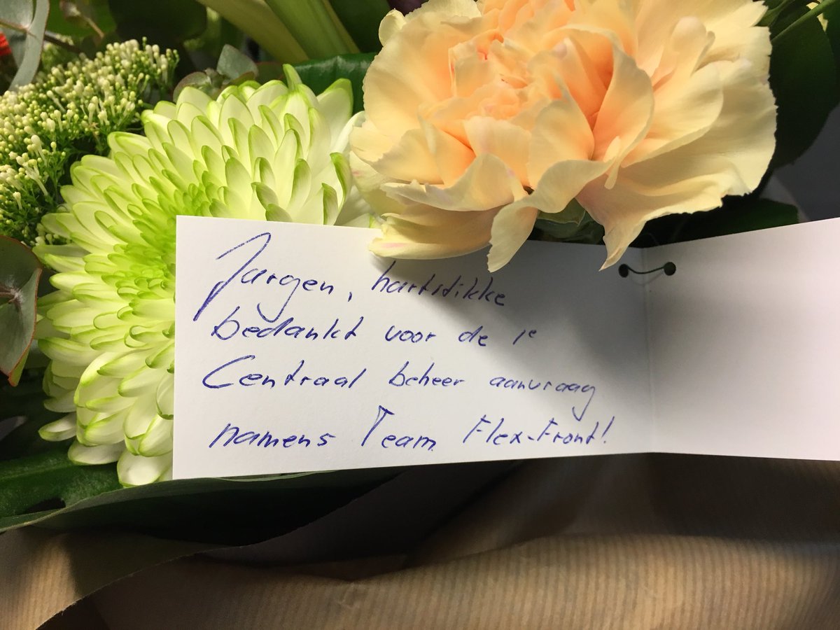 JurgenJong's tweet photo. Jullie bedankt voor de bloemen #Flexfront https://t.co/5BJ6uY3ciG