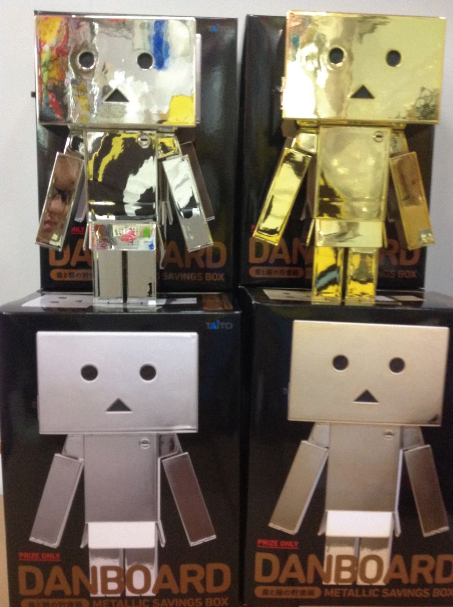 王の洞窟 岐南本店 今週のプライズ入荷情報その12 ダンボー 金と銀の貯金箱 メタリックに輝くダンボーの貯金箱 金と銀との２種類になります 私はお金で動く なダンボーですから 貯金箱はぴったり しかしメタルって ダンボールではないような