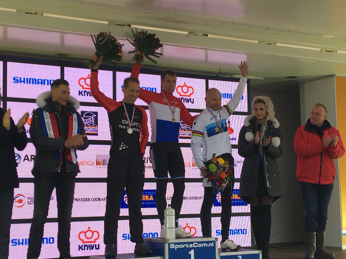 Het podium bij de categorie #Masters40+
🥇<a href="/edekker1970/">Erik Dekker</a>
🥈<a href="/maartennijland/">Maarten Nijland</a> 
🥉Edwin Raats
#NKveldrijden #NKSurhuisterveen