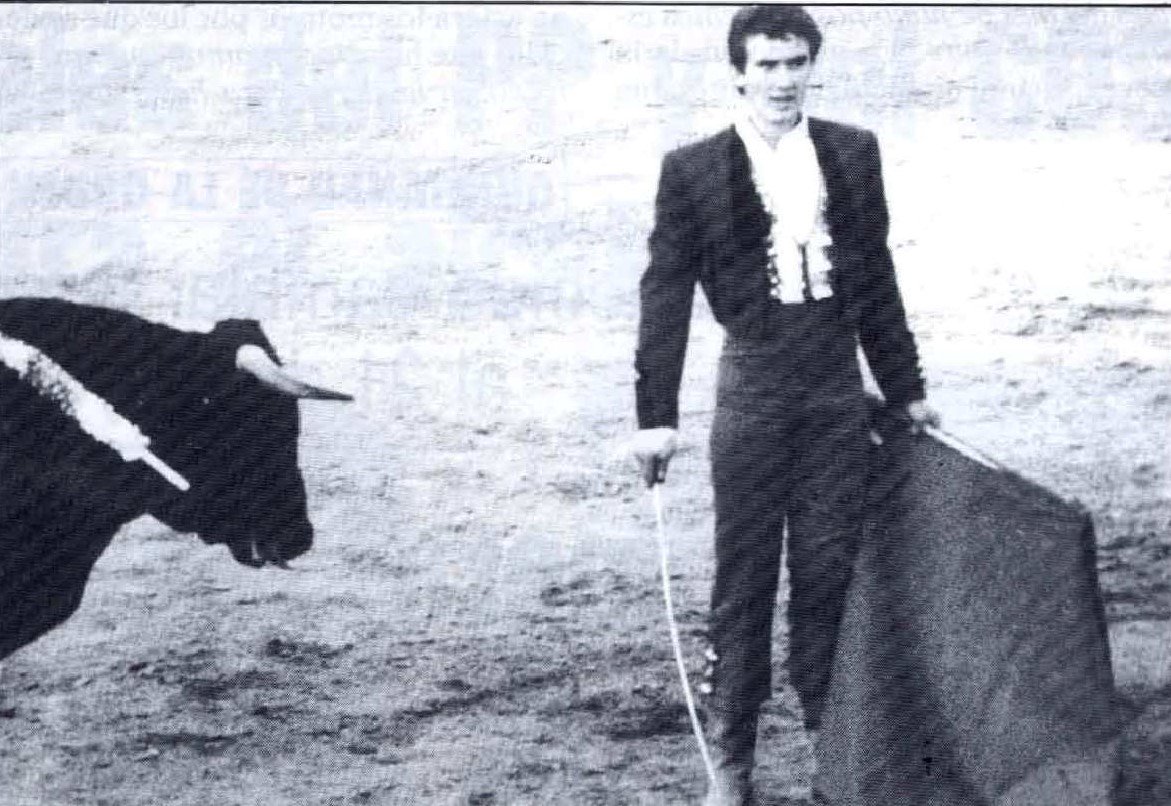 TauromaquiaTol's tweet photo. Recordando la generación de novilleros toledanos de finales de los 80:
J.Ignacio Rodriguez "El Puchi" de Borox.
Obdulio Pérez de Mocejón.
Joselito de Vega de Mora.
J.Carlos González "Vaquerito" de Torrijos. https://t.co/7gMQZoJHUj