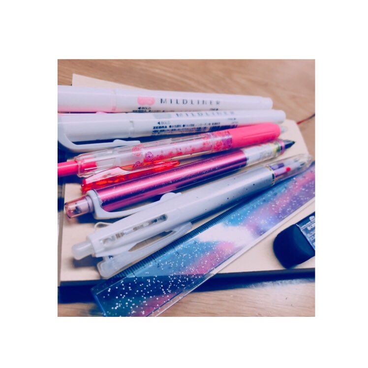 ＊…new tag…＊

NAME▶︎ぴょん

✔︎  sjk
✔︎  勉強垢
✔︎  偏差値67
✔︎  文型
✔︎  like↪︎Japanese
✔︎  don't  like↪︎math
✔︎  basketball

夢は汗の中に少しずつ咲いていく花🌸

#勉強垢 #勉強垢さんとつながりたい