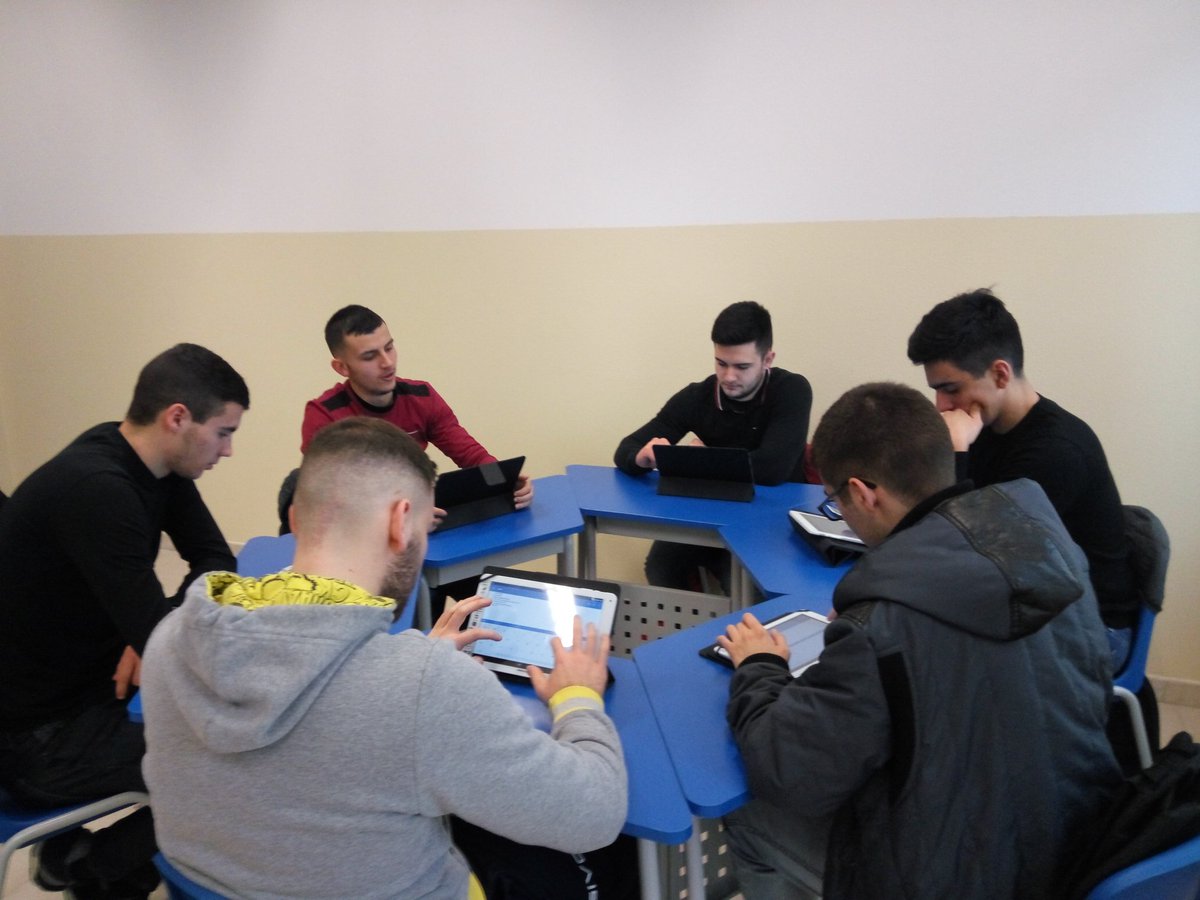 GRomano1971's tweet image. ITC/1 "G.P. Chironi" Nuoro.
Aula 3.0 per il #cooperativelearning e la#didattatticamultimediale. Applicazioni di #pycoding e#BYOD alla soluzione di problemi di navigazione aerea con python