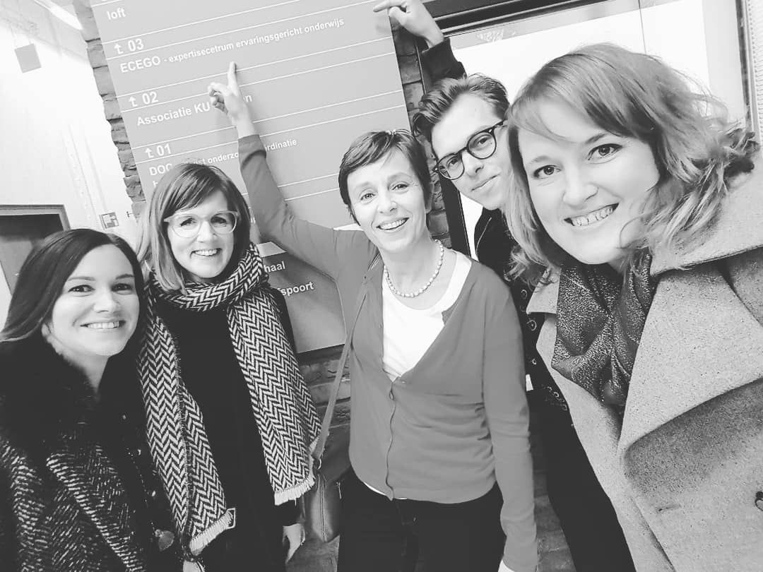 proeftuinucll's tweet photo. Terugblik op boeiende namiddag in Leuven: inspirerende gesprekken met @HeylenLudo FerreLaevers @mrsmarvran in @CEGOLeuven  #ucllinnoveert #proeftuininnoveert https://t.co/YkE8RVaCGB