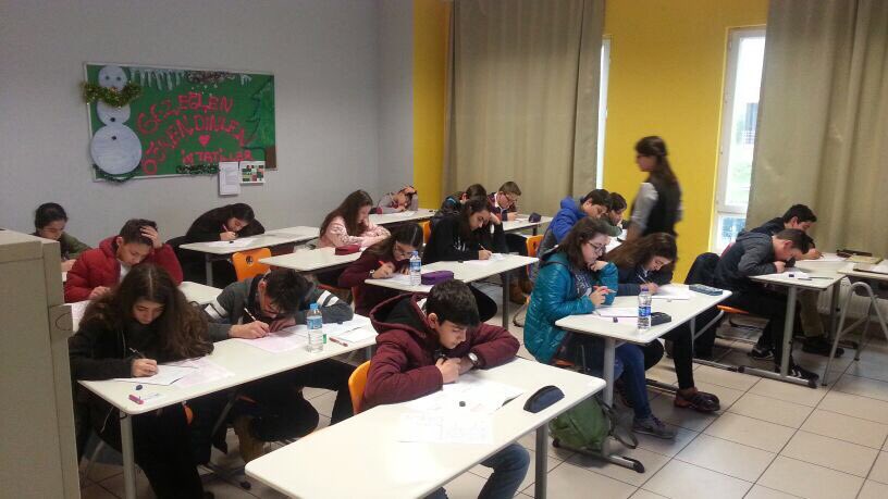 Çekmeköy Doğa'da olmak isteyen öğrenciler azimle soruları çözüyor.✏️✏️ #doğadabursbenimhakkım <a href="/AliRizaLule/">Ali Rıza Lüle</a> <a href="/RaufAkan/">Rauf Akan</a> <a href="/zeren_eren/">Zeren Eren</a> <a href="/salhakbay/">Salih Akbay</a> <a href="/nazli10er/">Nazlı Sert</a> <a href="/goknurasci/">Goknur Asci</a>