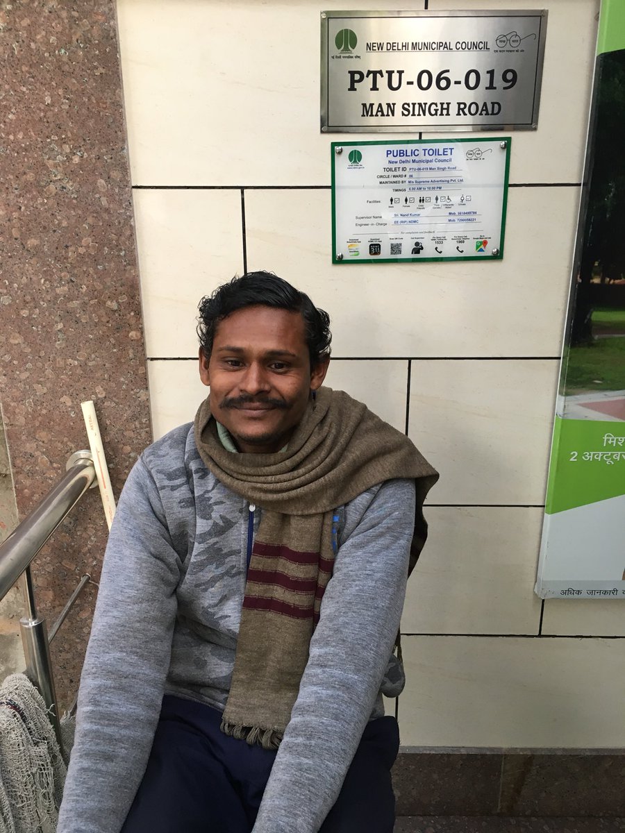 Sonal_MK's tweet image. This has to be the cleanest public convenience toilet in Delhi! Bang opposite Taj on Man Singh road. All it takes is one person wiling to do his job meticulously... as shown by Dayal Kumar Das ji, he greets you with a good day aswell. #SwachhBharat #ReporterAlert