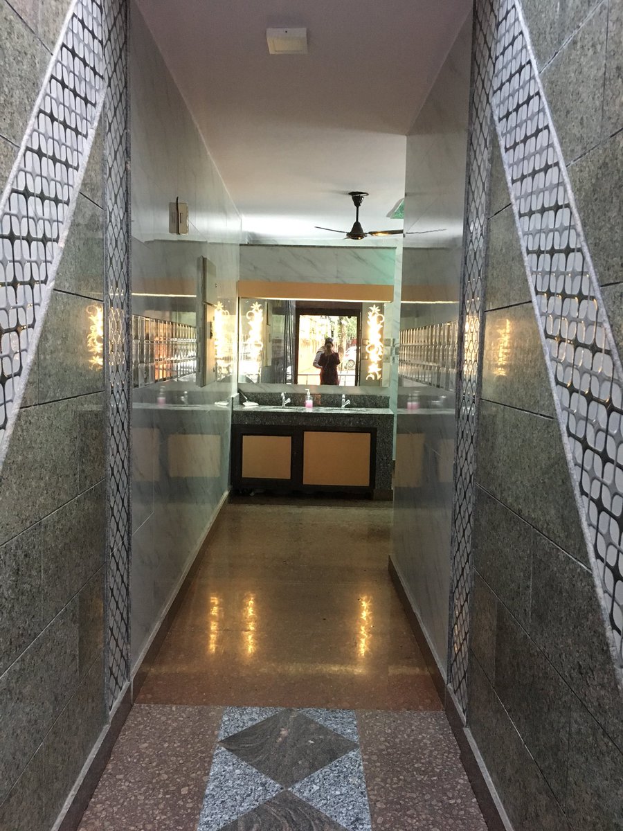 Sonal_MK's tweet image. This has to be the cleanest public convenience toilet in Delhi! Bang opposite Taj on Man Singh road. All it takes is one person wiling to do his job meticulously... as shown by Dayal Kumar Das ji, he greets you with a good day aswell. #SwachhBharat #ReporterAlert