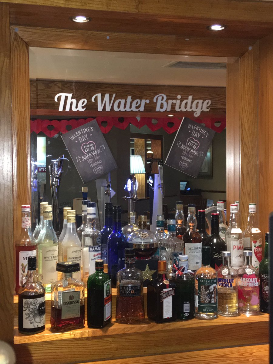 TheWaterBridge's tweet photo. It's all about #ValentinesDay!! Let's get those bookings in!! ❤️💋 @davies_steele @StaplesClaire https://t.co/jGLeZLoCSy