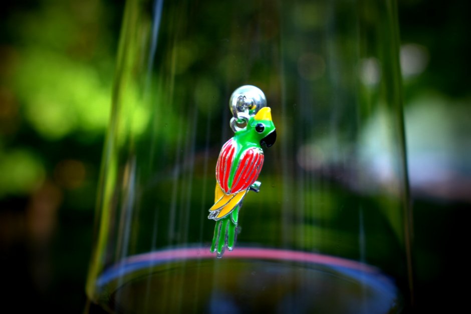 Polly says Happy New Year and happy new vacations to plan!  Have a look at our Aloha Collection, the perfect gift for friends who live for tropical paradise! bit.ly/2FyndmZ #winegifts #hostessgifts #beachlife #hawaiilife #winelovers