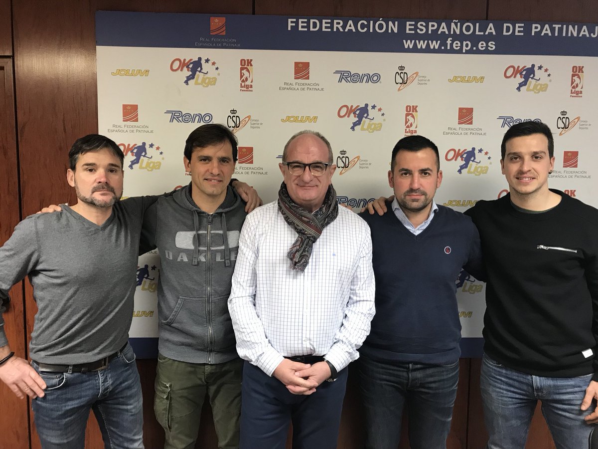 HockeyCVE's tweet photo. Nuestro entrenador @jordiboada19 comienza su camino al europeo sub17. Todo nuestro apoyo y ayuda para él! #OrgulloCVE @Colegio_CVE https://t.co/JfA6S7LHuJ