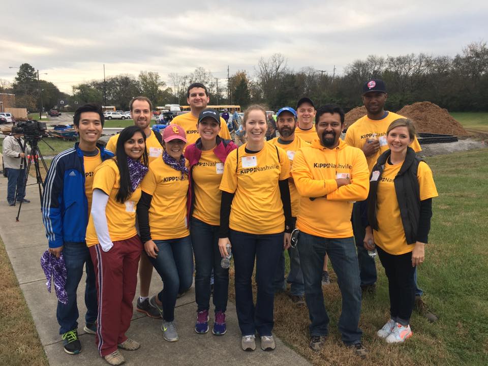 Asurion's tweet photo. Spending a work day volunteering in the community is not unusual for us. From collecting food to stuffing backpacks, giving back is part of who were are. 
Here’s a look at what employees are doing in their communities this season: 
https://t.co/V6SOglxJEO https://t.co/XmhxVXUDhL