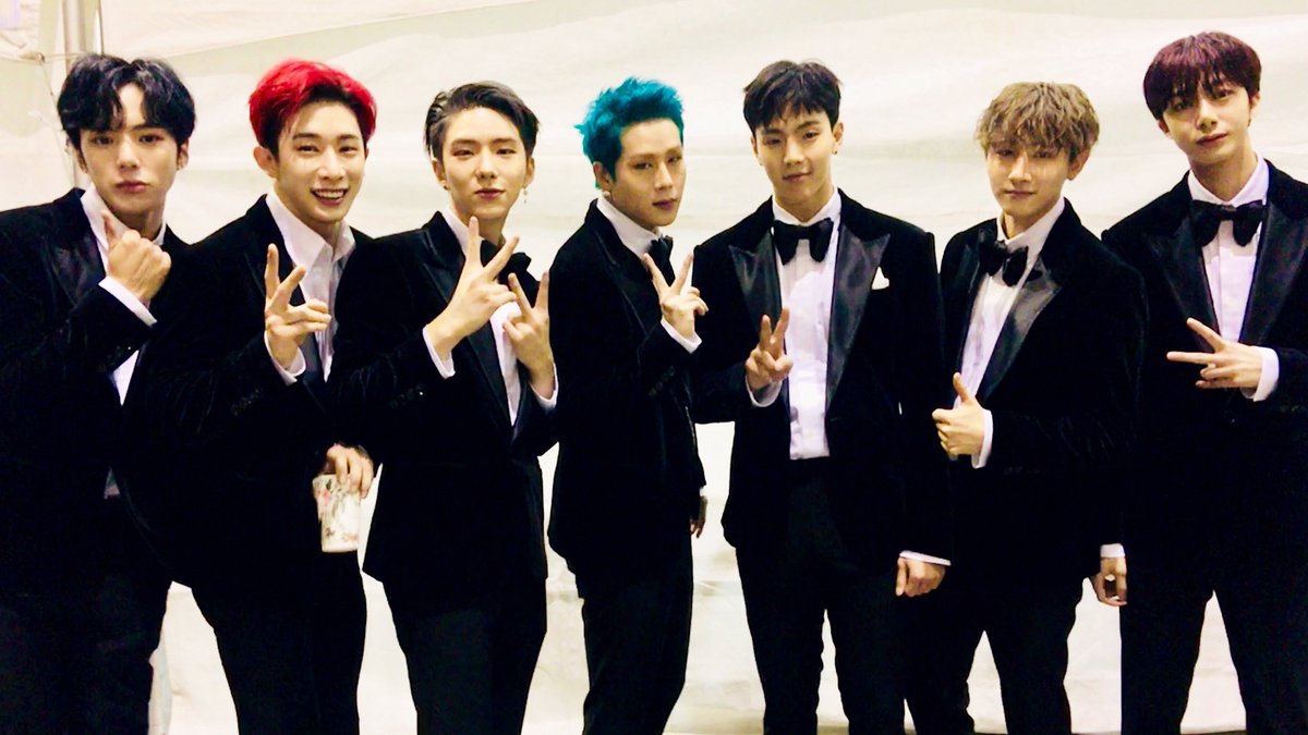 monstaxbr's tweet photo. #TRAD| 180111 • Atualização Twitter @OfficialMonstaX 

[#MONSTA_X] Graças ao amor e suporte dos Monbebes 
fomos premiados com um Bonsang 👏🏻
Obrigado por estarem sempre junto de nós e pelo apoio!
Seguiremos sempre em frente 😍#MONBEBE

#FROMZERO #NoworNever 
#DARAMARAMA https://t.co/a2W3dxXRW3