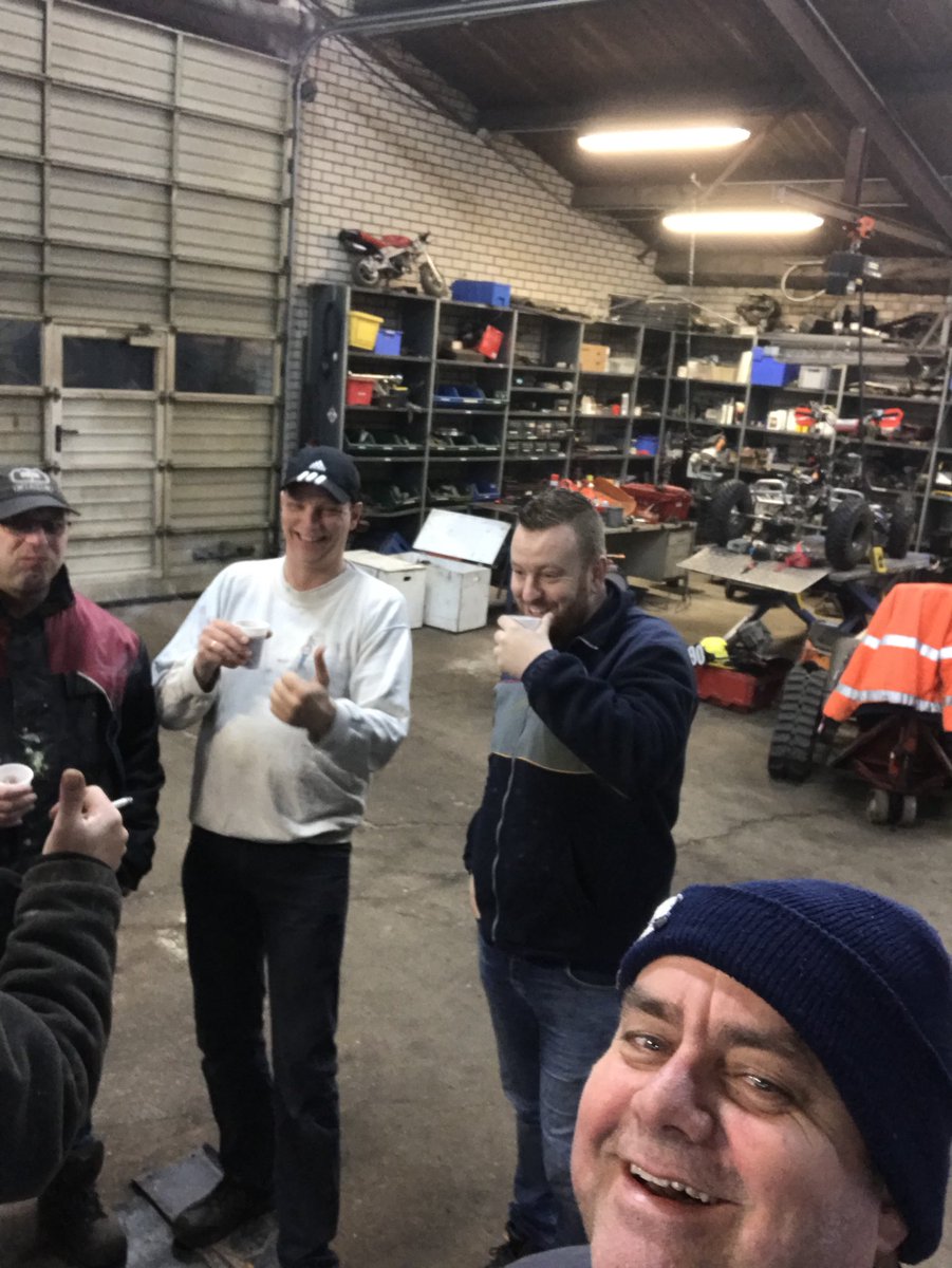 Druk met de wagenbouw !!
#Puupenkoppen #Achterveld