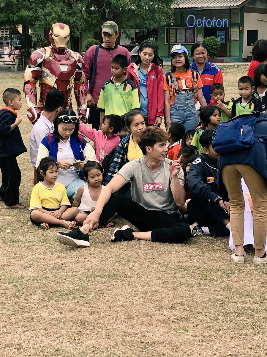namning123's tweet photo. สบายอยู่ล้าว สไตร์ภากรสนามหญ้าก็นั่งได้ เมื่อยไหนนั่งนั่น😁👏// เค้าลงรูปกันหมดละมั้ง เลายังควานหาไม่เจอเลย🤣 #smileเติมเต็มรอยยิ้ม #Fast106 #สะใภ้กาฝาก #Tul_Pakorn https://t.co/lgPtmRtb7N