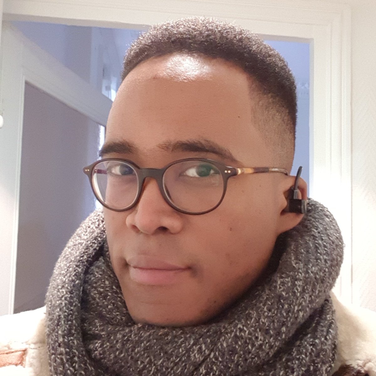 Mystic_Cayman's tweet photo. #NouvellePhotoDeProfil #NinetiesStyle #AfroStyle https://t.co/EHxMjNCoxK