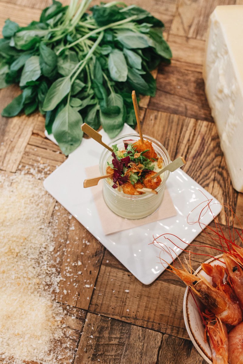 El aperitivo perfecto para hoy: Yakitori de langostinos 😋👌
#Perrachica #GrupoLarrumba