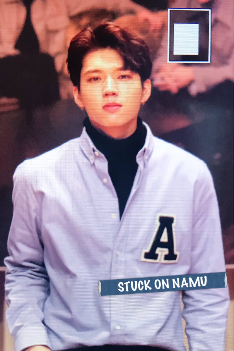 StuckonNamu's tweet photo. 180113 압구정 팬싸인회 우현❤️ https://t.co/XaVtq7lJaj