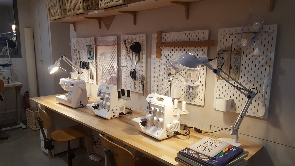 antoinetteguhl's tweet image. La textilerie a ouvert ses portes dans le 10e ! Une ressourcerie textile, un espace créateurs et des ateliers couture bref un beau commerce innovant rendu possible grâce à l'energie de ses fondatrices et à l'appui de  la @Semaest et du @REEMPLOI_IDF cc @ACORDEBARD @VasaLea