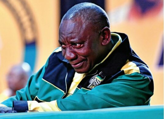 AdvoBarryRoux's tweet photo. Finally Orlando Pirates has a goalkeeper who knows where the goal line is &amp; where to stand. #AbsaPrem https://t.co/uxJQFh7zCw