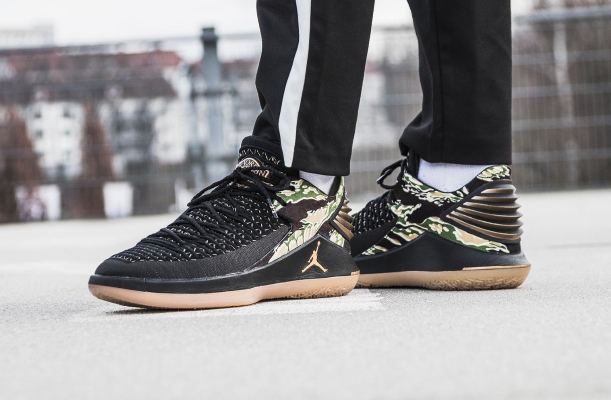 Jordan xxxii top low camo