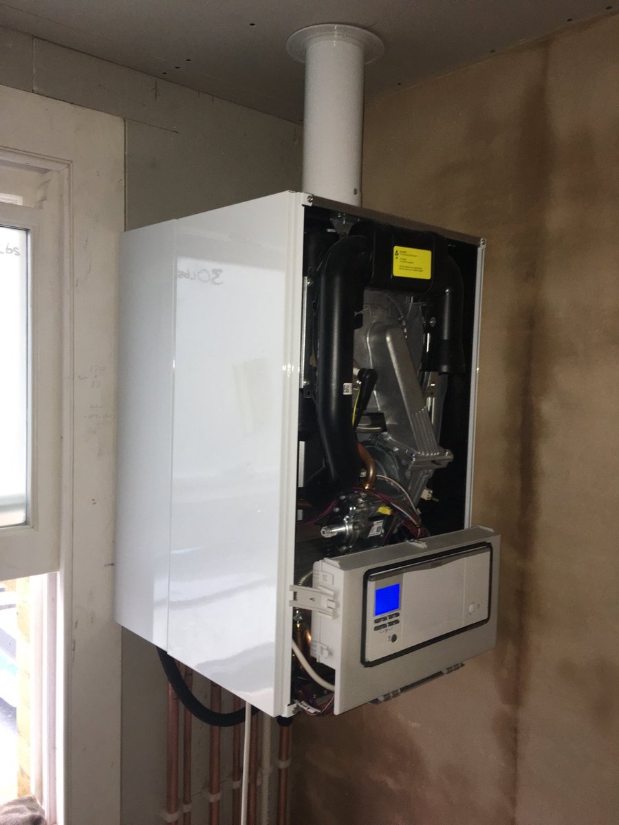 unicorn2000ltd's tweet photo. Yesterday new @vaillantuk installation on Richmond.
Vaillant EcoTec Plus 938 #boiler 
Water storage boiler.

#boiler #repair, #boiler #service, #gasengineer #central #heating #underfloor @ADEY_Pro https://t.co/V3FHEVd8yT
