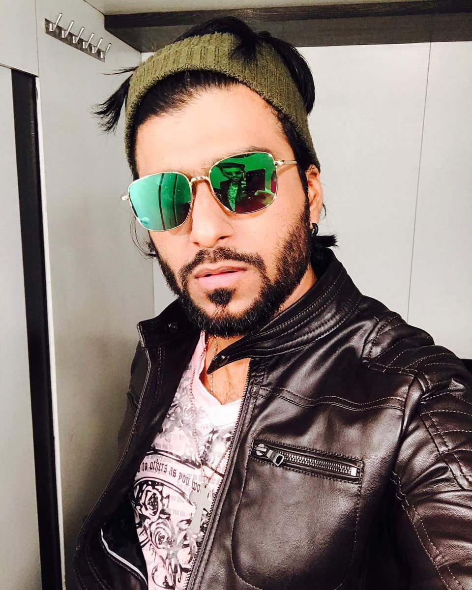 AmanFanzblog's tweet photo. RockStar @AamanTrikha Performs at #Umang2018 Right Now ! #OurPrideAamanTrikha🎙 #MumbaiPolice @mumbaipolice #AamanTrikhaLive #Mumbai #Celebrity #legend #versatilevoice https://t.co/8rscujp1sc