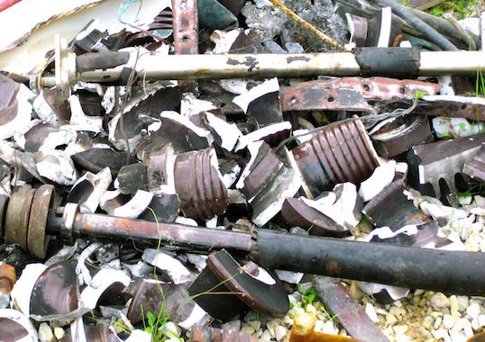 INMR_Magazine's tweet image. Review of major safety issues that impact test programs for components such as HV cable terminations, surge arresters and bushings. #hvtesting #cableterminations
buff.ly/2AMGEVt