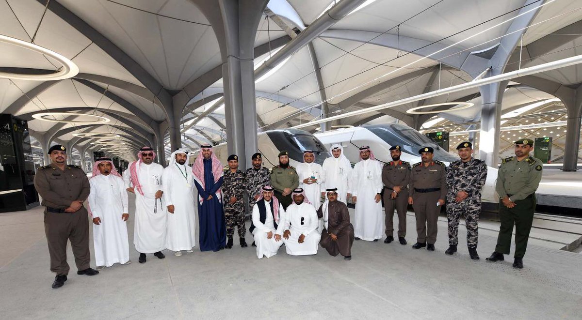 SARSaudiRailway's tweet photo. إستمرار رحلات البرنامج التجريبي لـ #قطار_الحرمين لكامل المسار صباح اليوم، بين المدينة المنورة ومكة المكرمة ذهاباً وإياباً إستعداداً للتشغيل التجاري قريباً
#سار https://t.co/7iLteG9mJP