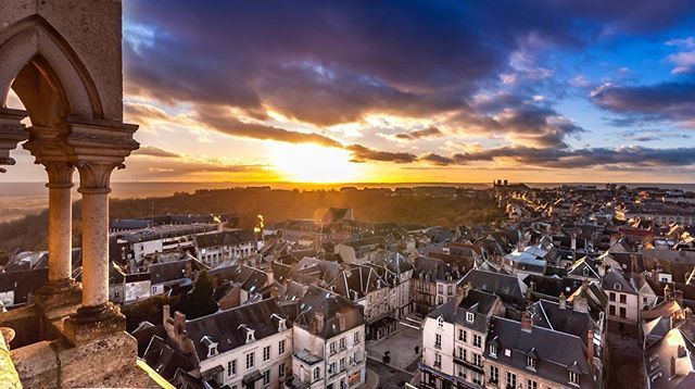 aubryvincent1's tweet photo. #rooftopsunset #picardie #espritdepicardie #igerspicardie #hautsdefrancetourisme  #hautsdefrance_focus_on  #norddecouverte #aisnetourisme #Laon #otlaon #mpdua #globalsecrets #ig_humanplus #shootsofresh #ig_serenity #igersfrance #merveillesdefrance #franc… https://t.co/P9UAoveQ4t https://t.co/xd8omsz3UO