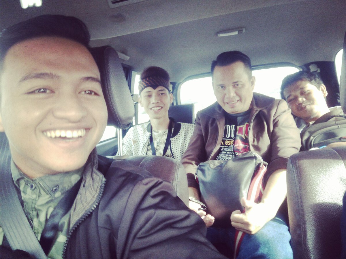 Alan09643528's tweet photo. Pernah bersama Admin Onenation
Semoga suatu saat  nanti bs ktm abg One..Aamiin..
 #oneforteen 
#OneNation https://t.co/L2aGaenQZW