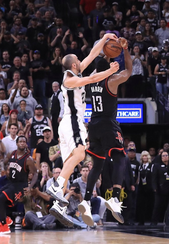 uri_ochoaygomez's tweet photo. si dan rt a esta imagen están votando para que el pibe de 40 juegue con los mejores del mundo. #NBAVOTE Manu Ginóbili https://t.co/9KPYeqkKmh