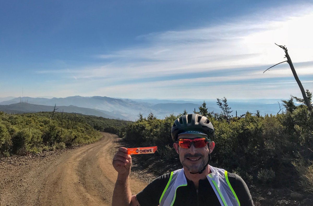 YuriHauswald's tweet photo. It sawblades its way along a coastal stretch of the @LosPadresNF from the 101 to Moro Bay and provides 360 degree views. If #gravel is what you seek, check out Cuesta Ridge in SLO. Great dirt tour @seanbird1996 👊💥 https://t.co/HnTWOzLsKZ